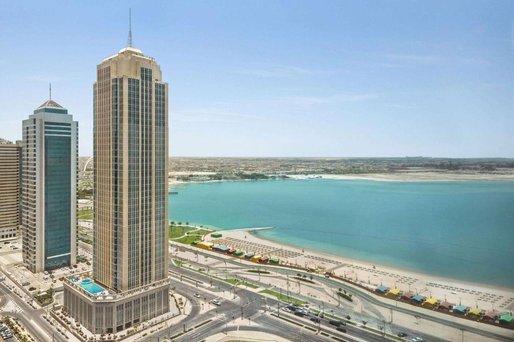 أحد فنادق الدوحة على البحر
