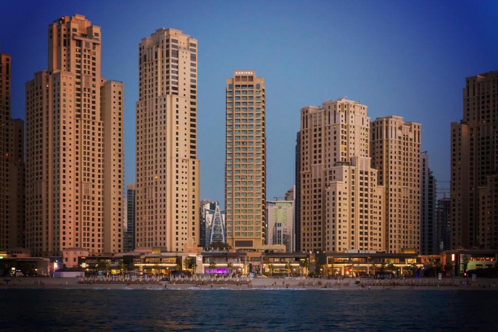 من فنادق دبي على البحر المميزَّة