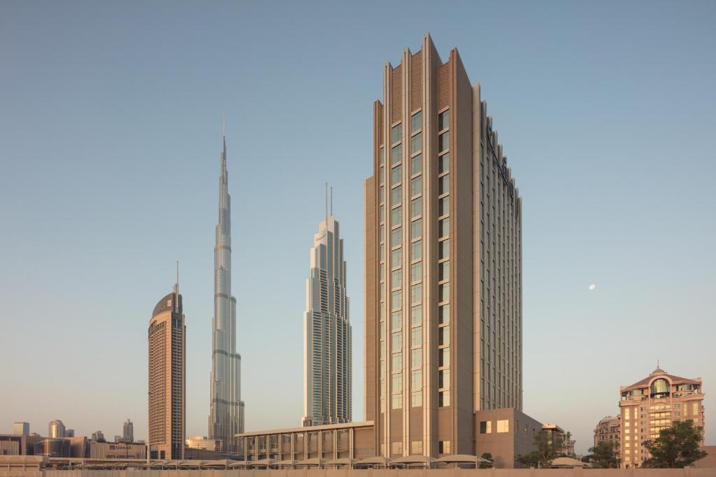 أحد فنادق مطلة على برج خليفة المميزَّة