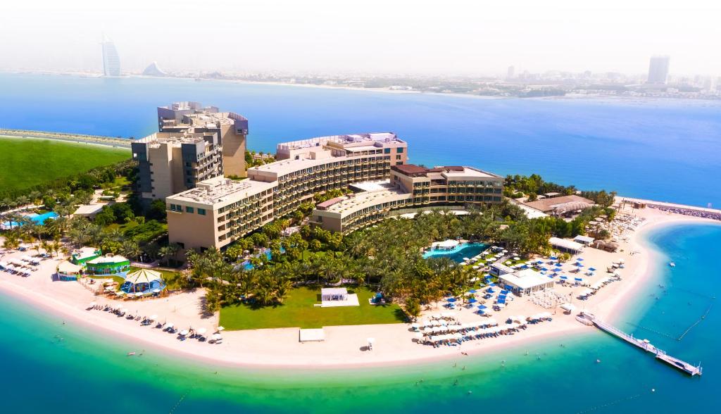أحد أفضل فنادق دبي مع مسبح خاص المميزَّة