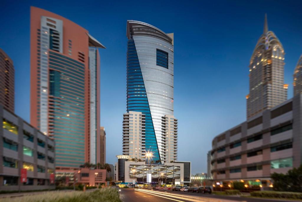 أحد أفضل فنادق دبي شارع الشيخ زايد
