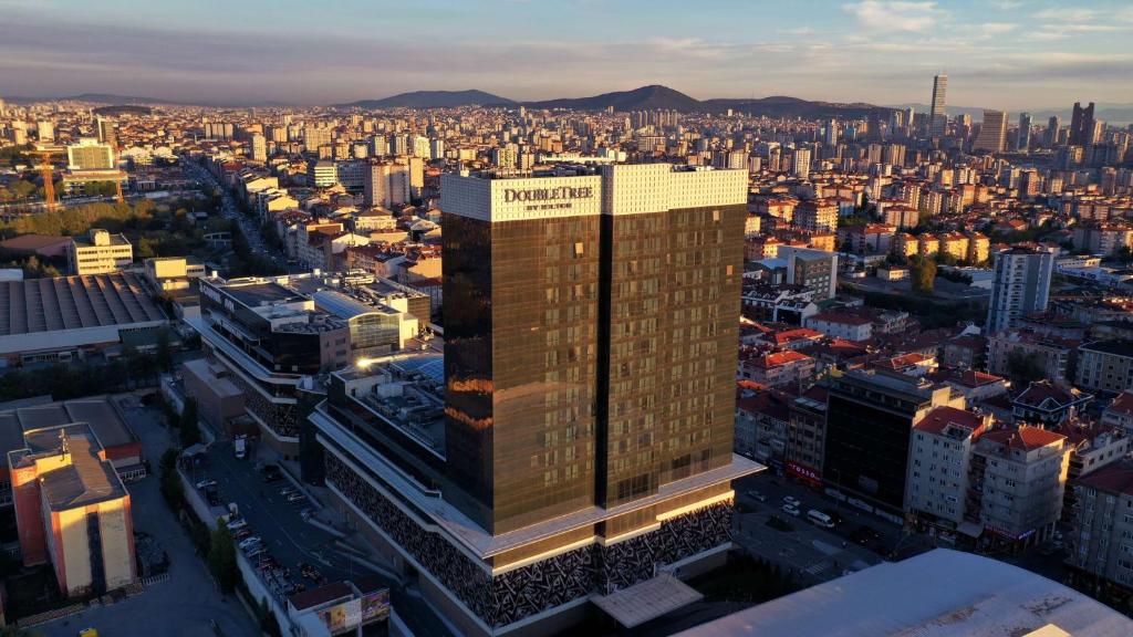 أحد سلسلة فنادق دبل تري باي هيلتون إسطنبول المميزَّة