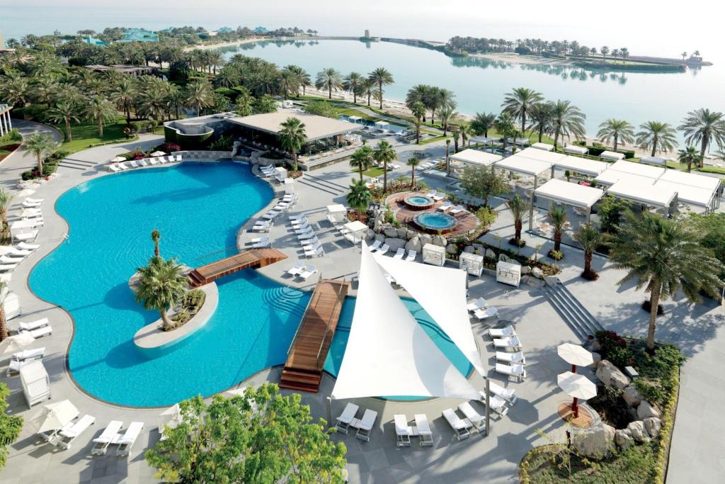 من فندق مع مسبح خاص البحرين المميزَّة