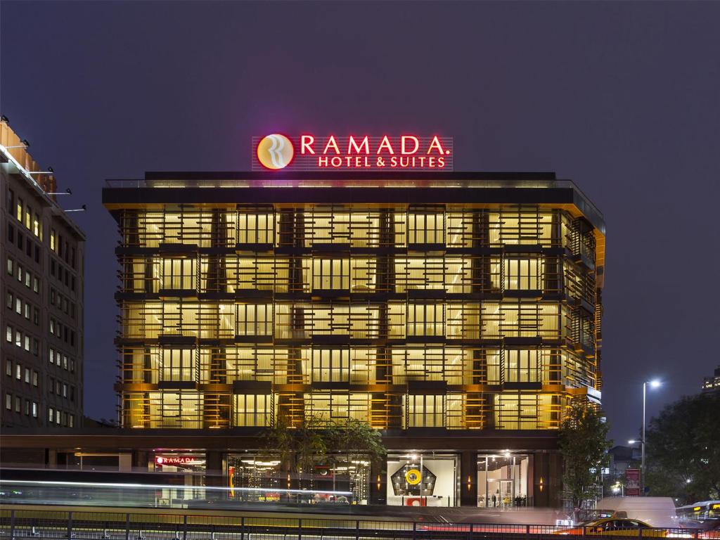 أحد سلسلة فندق رمادا إسطنبول المميزَّة
